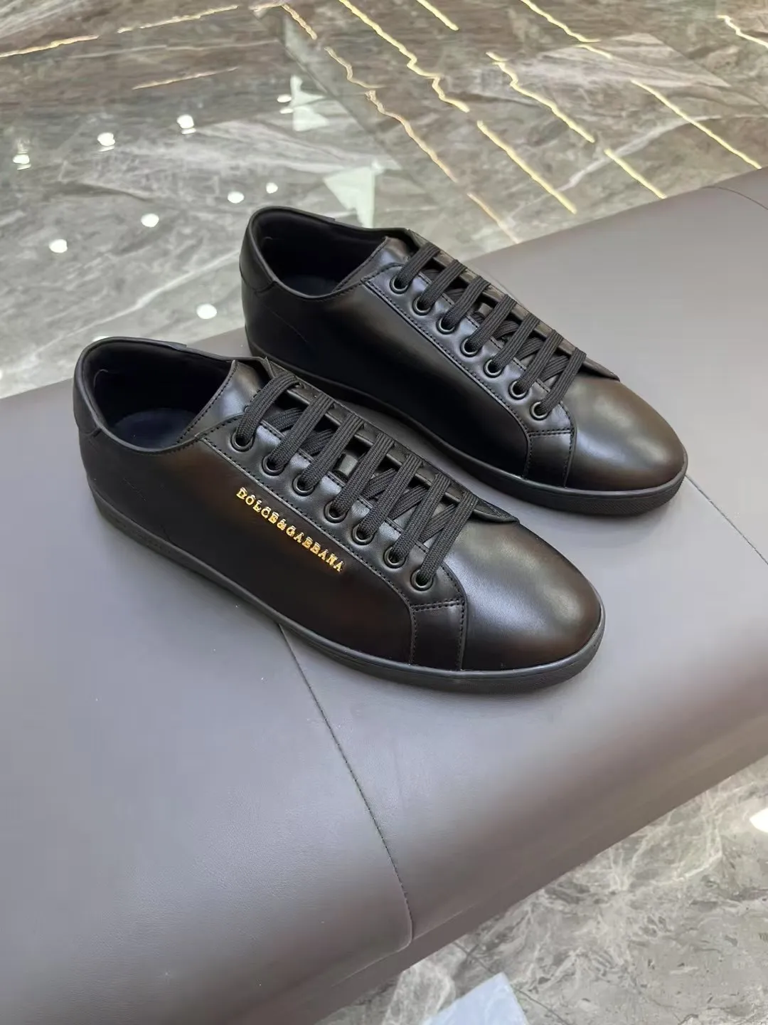 Men's Men's Shoes 💰400 [New Style] 🐝🐝DG men's calfskin sneakers Portofino Yacht shoes, simple and versatile design, unique saddle leather soles. The Dolce &G logo rear wing is the icing on the cake. Imported cowhide + rubber outsole Size: 39-44 (customized at 38.45)